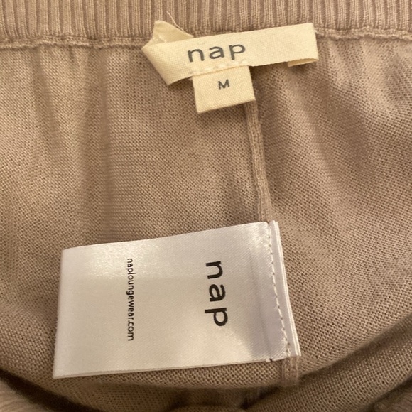 NAP CASHMERE LOUNGING SET IN TAUPE - Picture 4 of 4